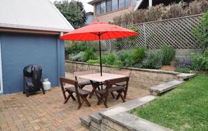 Inviting Beachside Escape with Valley Views - Gerringong, Australia