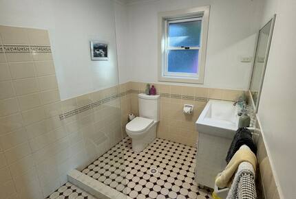 Inviting Beachside Escape with Valley Views - Gerringong, Australia