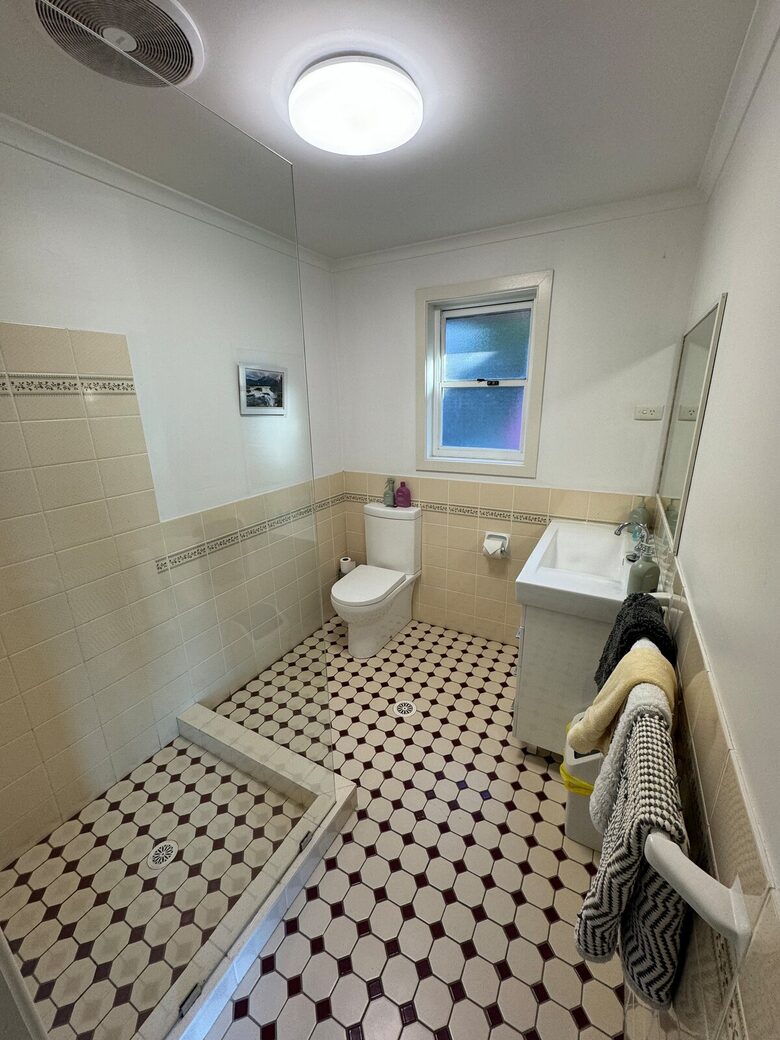 Inviting Beachside Escape with Valley Views - Gerringong, Australia