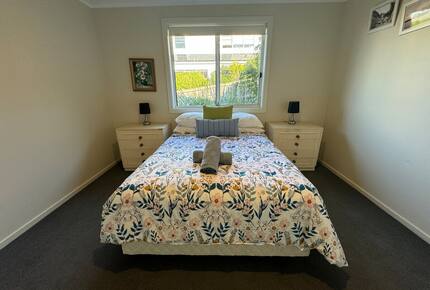 Inviting Beachside Escape with Valley Views - Gerringong, Australia