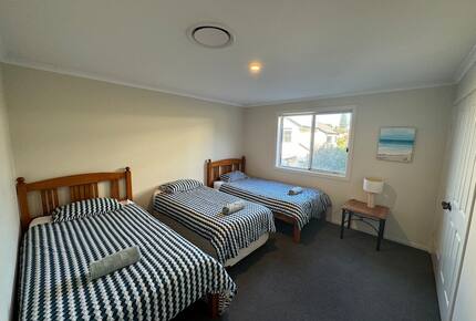 Inviting Beachside Escape with Valley Views - Gerringong, Australia