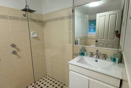 Inviting Beachside Escape with Valley Views - Gerringong, Australia