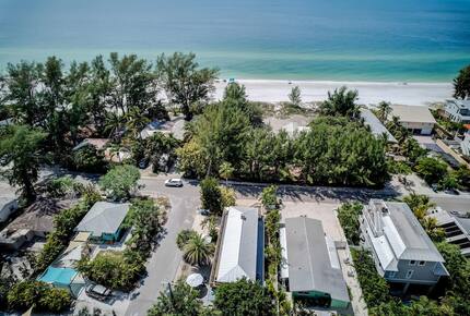 Steps from the Sand | Relaxed Island Escape - Holmes Beach, Florida