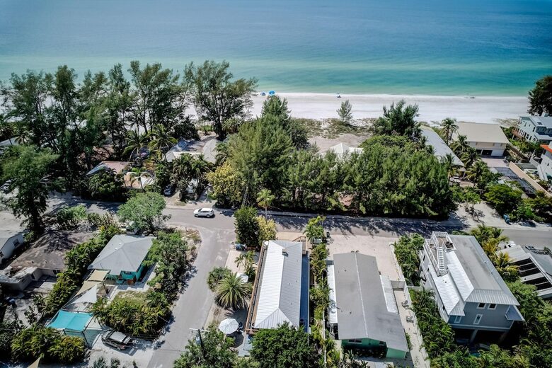 Steps from the Sand | Relaxed Island Escape - Holmes Beach, Florida