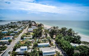 Steps from the Sand | Relaxed Island Escape - Holmes Beach, Florida