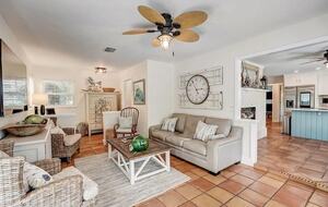 Steps from the Sand | Relaxed Island Escape - Holmes Beach, Florida