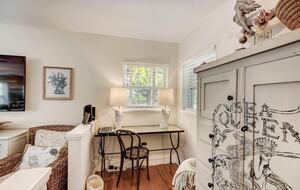 Steps from the Sand | Relaxed Island Escape - Holmes Beach, Florida