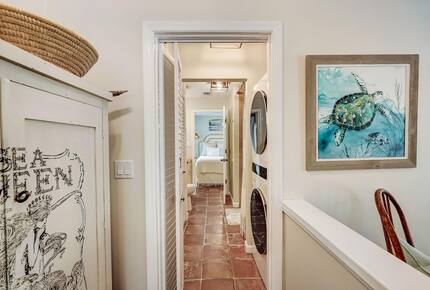 Steps from the Sand | Relaxed Island Escape - Holmes Beach, Florida