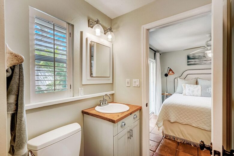 Steps from the Sand | Relaxed Island Escape - Holmes Beach, Florida