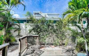 Steps from the Sand | Relaxed Island Escape - Holmes Beach, Florida