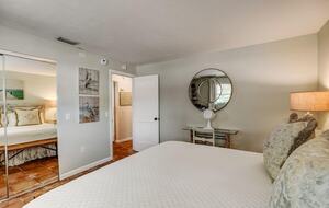 Steps from the Sand | Relaxed Island Escape - Holmes Beach, Florida