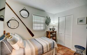 Steps from the Sand | Relaxed Island Escape - Holmes Beach, Florida