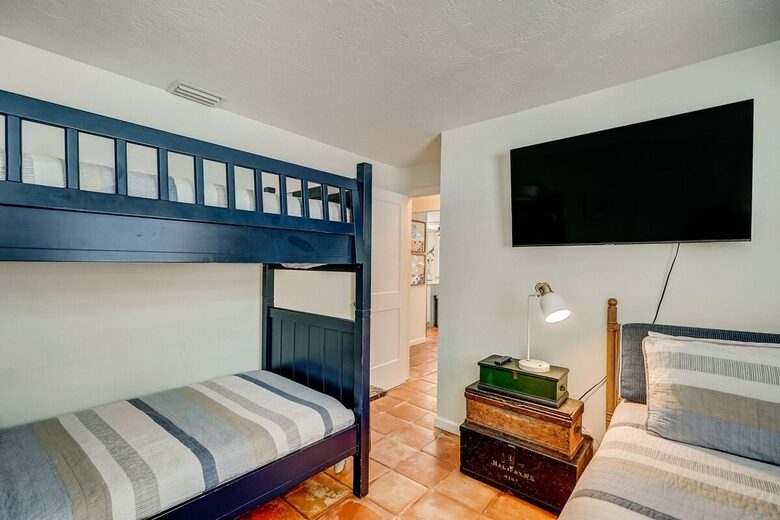 Steps from the Sand | Relaxed Island Escape - Holmes Beach, Florida