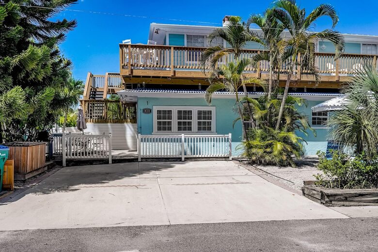 Steps from the Sand | Relaxed Island Escape - Holmes Beach, Florida