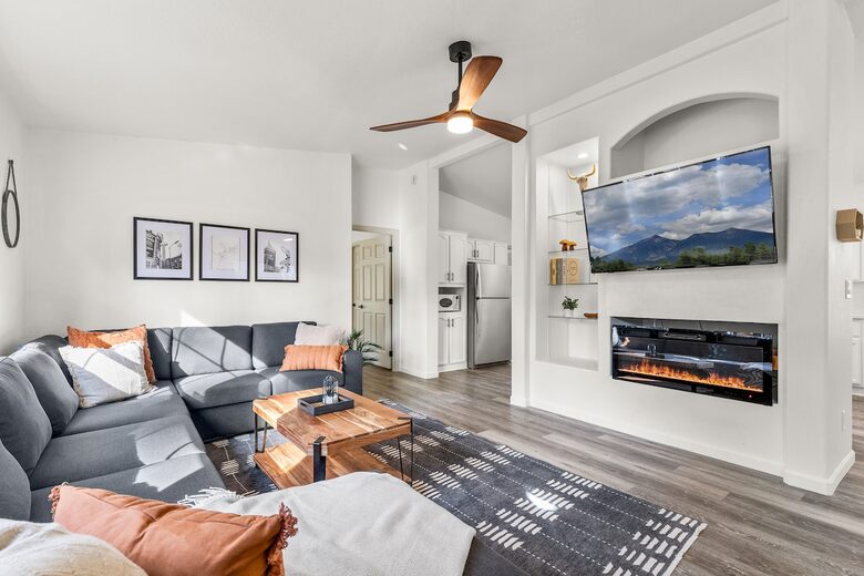 Kachina Village Retreat with Trail Access - Flagstaff, Arizona