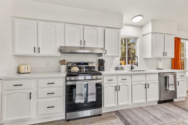 Kachina Village Retreat with Trail Access - Flagstaff, Arizona