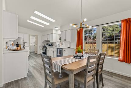 Kachina Village Retreat with Trail Access - Flagstaff, Arizona