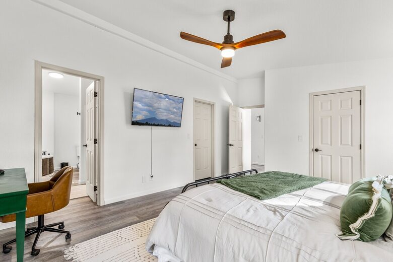 Kachina Village Retreat with Trail Access - Flagstaff, Arizona