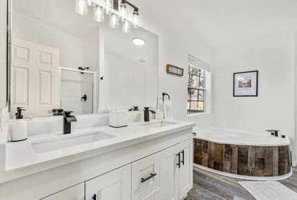 Kachina Village Retreat with Trail Access - Flagstaff, Arizona