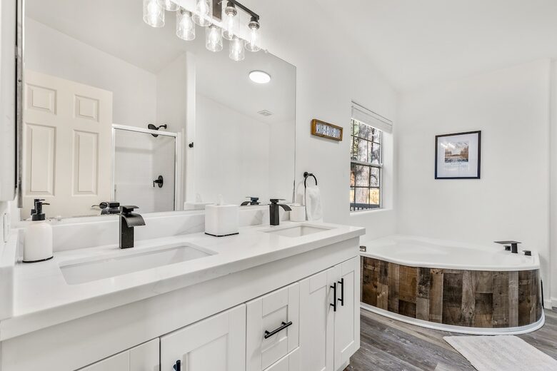 Kachina Village Retreat with Trail Access - Flagstaff, Arizona