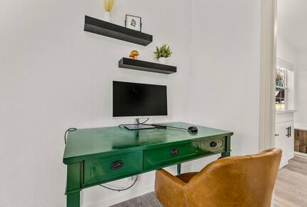 Kachina Village Retreat with Trail Access - Flagstaff, Arizona