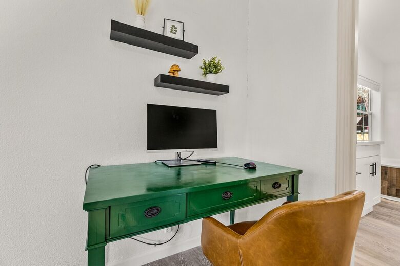 Kachina Village Retreat with Trail Access - Flagstaff, Arizona