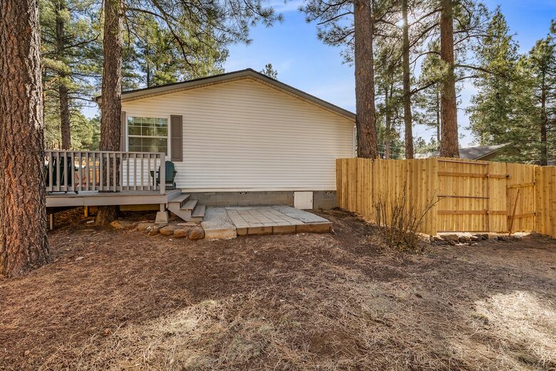 Kachina Village Retreat with Trail Access - Flagstaff, Arizona