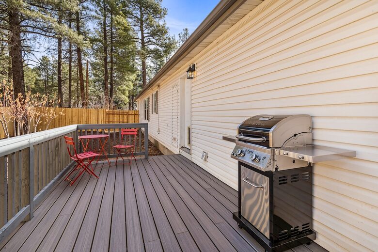 Kachina Village Retreat with Trail Access - Flagstaff, Arizona