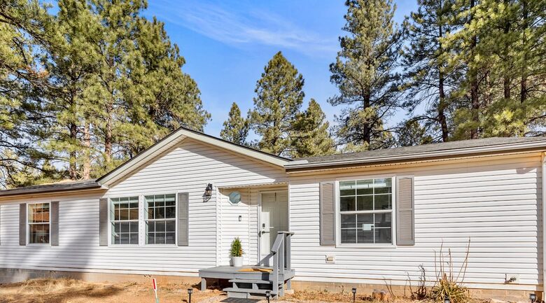 Kachina Village Retreat with Trail Access - Flagstaff, Arizona