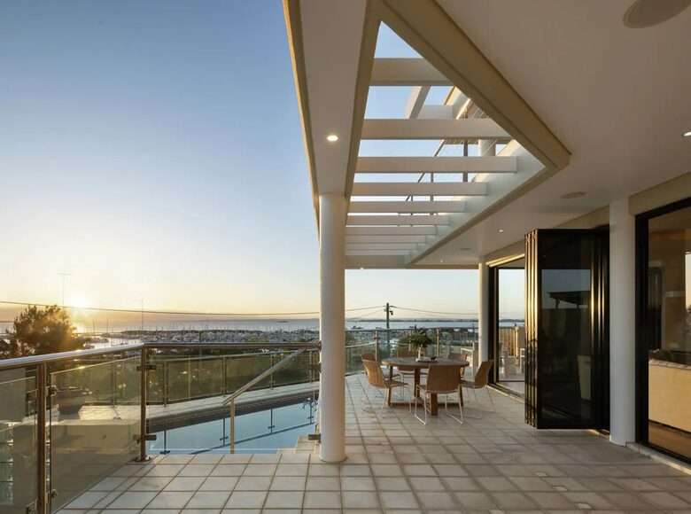 Brisbane Luxury Waterfront Residence - Brisbane, Australia