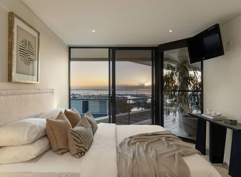 Brisbane Luxury Waterfront Residence - Brisbane, Australia