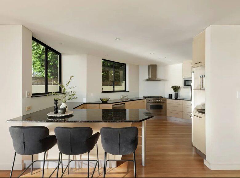 Brisbane Luxury Waterfront Residence - Brisbane, Australia