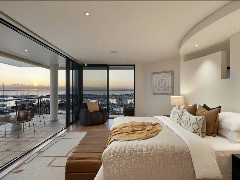 Brisbane Luxury Waterfront Residence - Brisbane, Australia