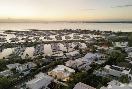 Brisbane Luxury Waterfront Residence - Brisbane, Australia