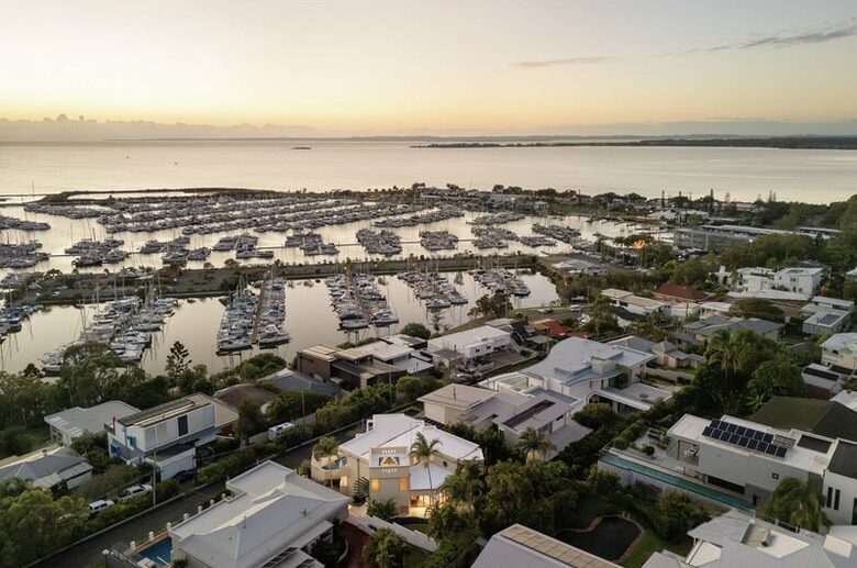 Brisbane Luxury Waterfront Residence - Brisbane, Australia
