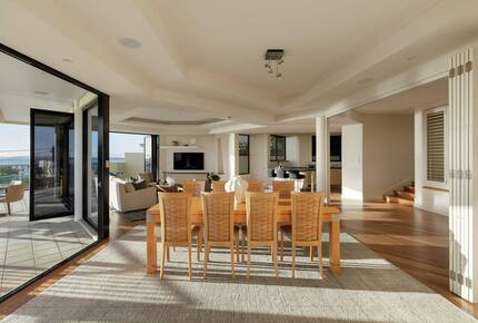 Brisbane Luxury Waterfront Residence - Brisbane, Australia