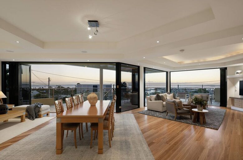 Brisbane Luxury Waterfront Residence - Brisbane, Australia