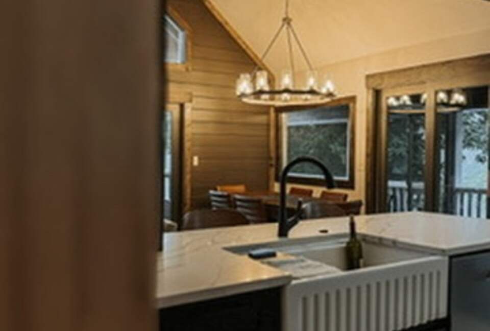 Sunrise Lodge on the Lake - Hiawassee, Georgia