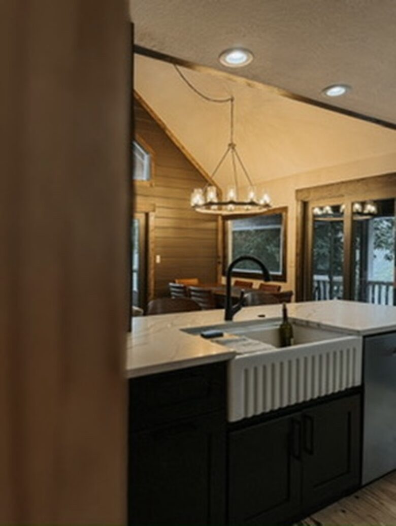 Sunrise Lodge on the Lake - Hiawassee, Georgia