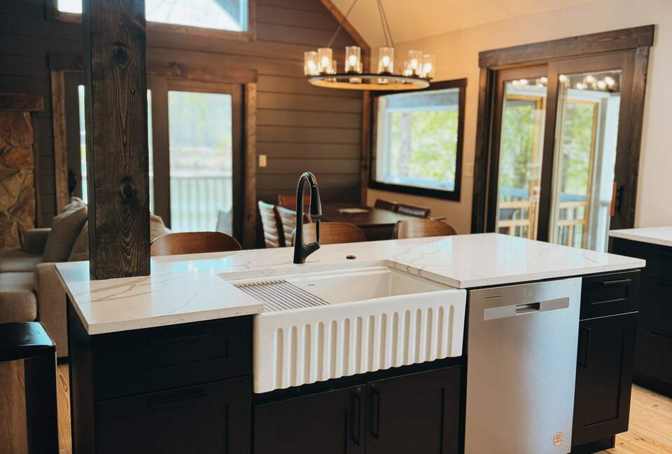 Sunrise Lodge on the Lake - Hiawassee, Georgia