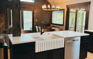 Sunrise Lodge on the Lake - Hiawassee, Georgia