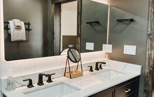 Sunrise Lodge on the Lake - Hiawassee, Georgia