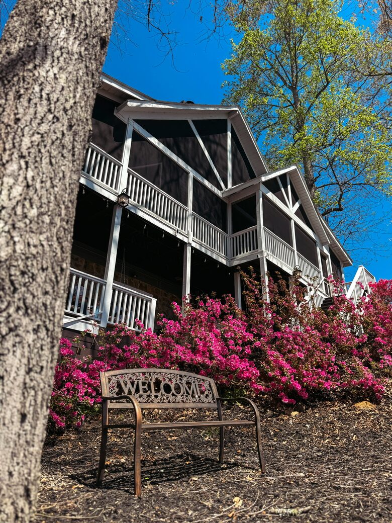 Sunrise Lodge on the Lake - Hiawassee, Georgia