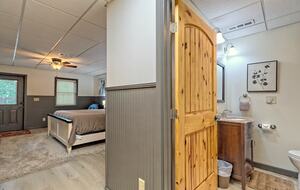 Full ensuite bathroom