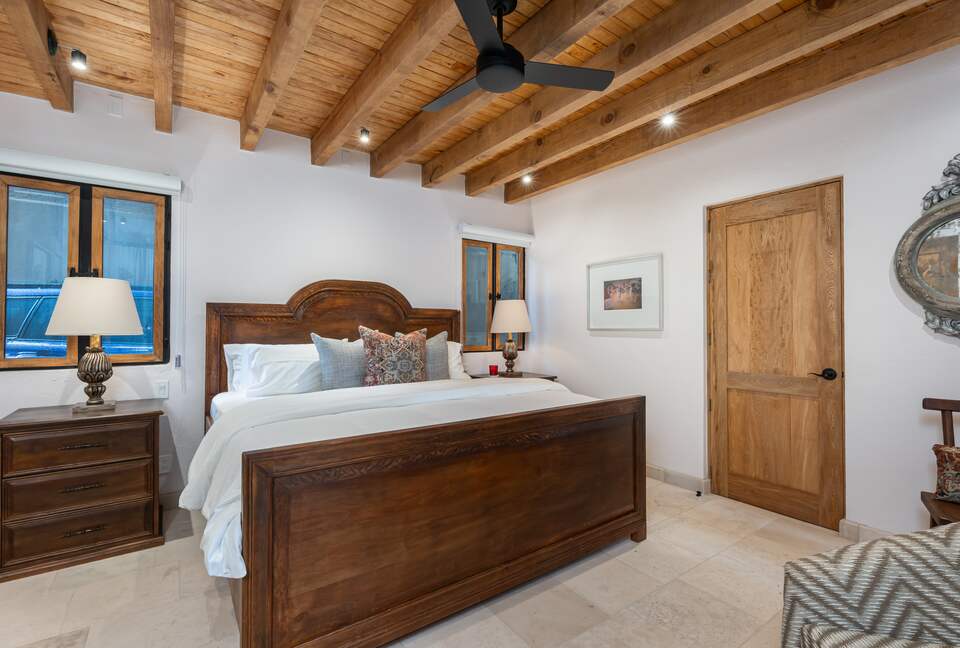 First floor ensuite guest room with king size bed