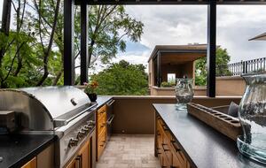 Rooftop kitchen with grill, 2 drawer frig/freezer