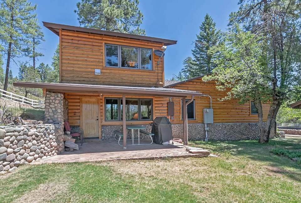 Elegant Payson Guest Cabin on 4 Acres with Tonto Creek Access - Payson, Arizona