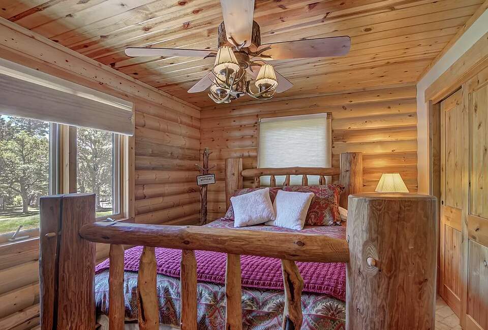 Elegant Payson Guest Cabin on 4 Acres with Tonto Creek Access - Payson, Arizona