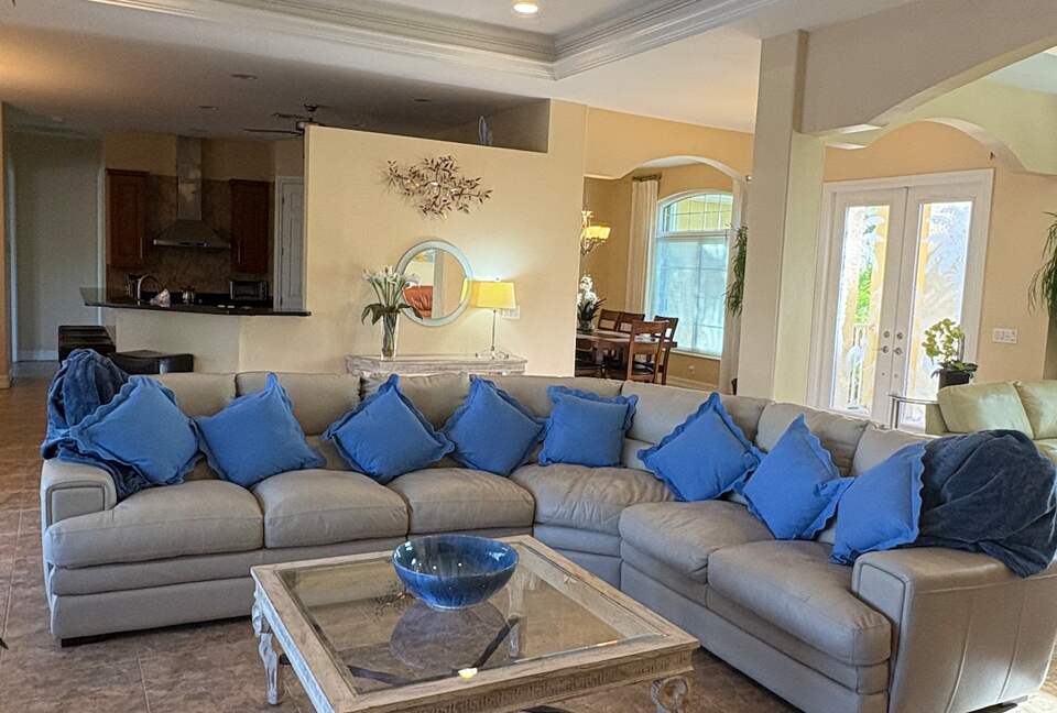 Spacious Marco Island Retreat Steps from Beaches & Shops - Marco Island, Florida