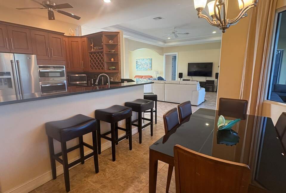 Spacious Marco Island Retreat Steps from Beaches & Shops - Marco Island, Florida
